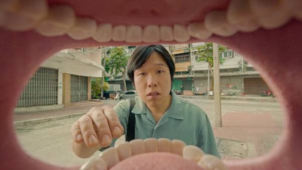 ‘제18회 부산국제마케팅광고제’에서 제품 서비스 부문 ‘올해의 그랑프리’를 수상한 ‘KFC 아저씨의 밥그릇’. 부산국제마케팅광고제 제공