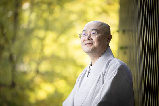 Venerable Myojang, chief of the Jogye Order, speaks at an interview with the JoongAng Ilbo on Nov. 8, 2024. [JUN MIN-KYU]