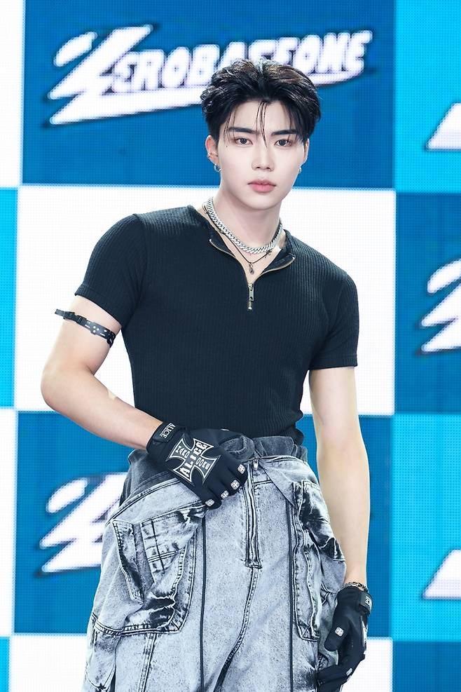 제로베이스원 박건욱. 웨이크원 제공