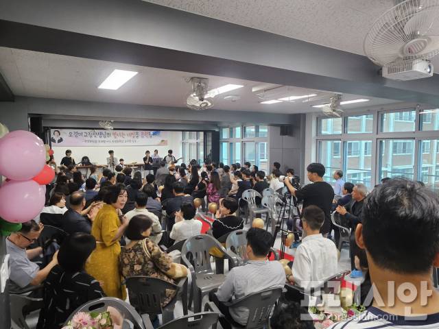 ▲26일 광주 북구 두암중학교에서 열린 오경미 교장의 정년퇴임식에서 학생 밴드가 식전 공연을 하고 있다.2025.08.27ⓒ프레시안(김보현)