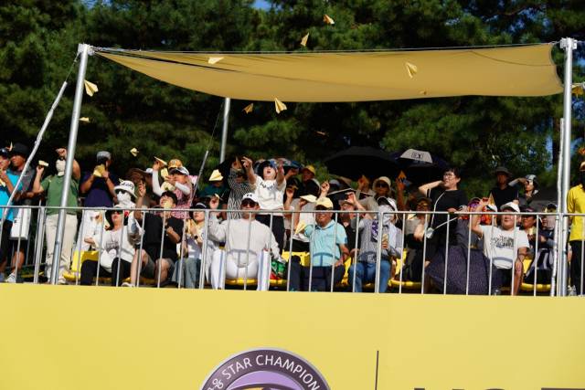 지난해 대회 18번 홀 그린 옆에 마련된 갤러리 스탠드. 사진 제공=KB금융그룹