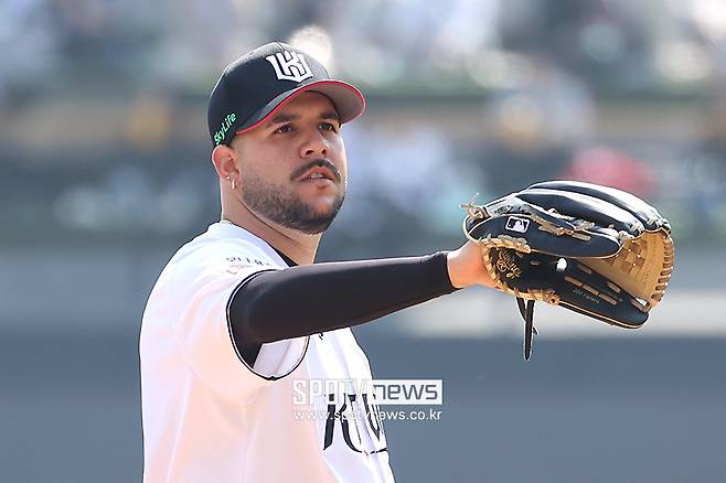 ▲ 31일 경기에 불펜에서 깜짝 등판한 헤이수스 ⓒ곽혜미 기자
