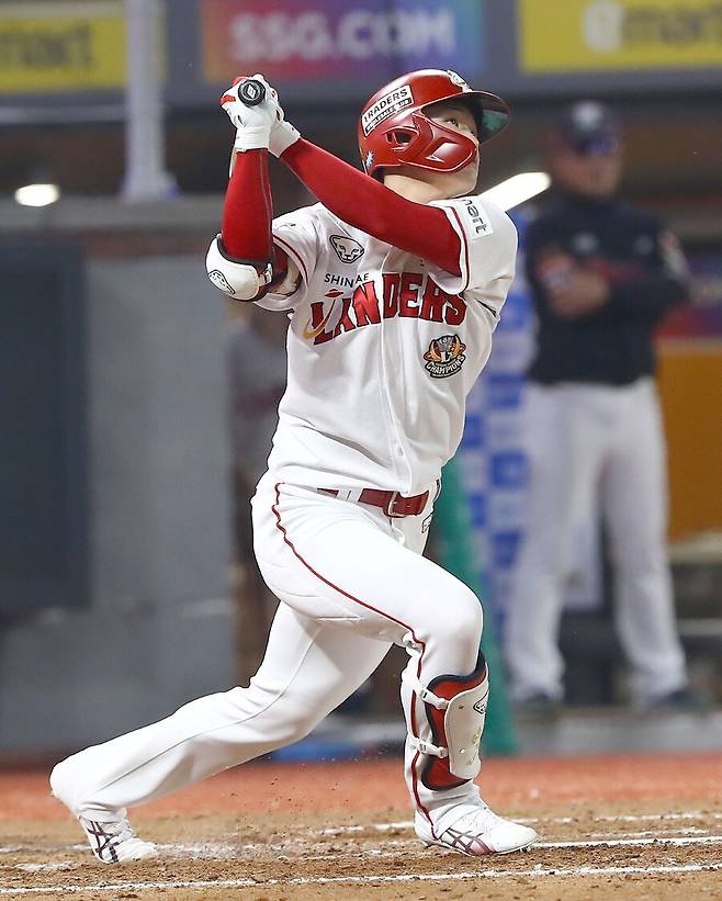 ▲ 김정민은 공수주 모두에서 뛰어난 재능을 가진 차세대 팀 주전 외야수 후보로 손꼽힌다 ⓒSSG랜더스