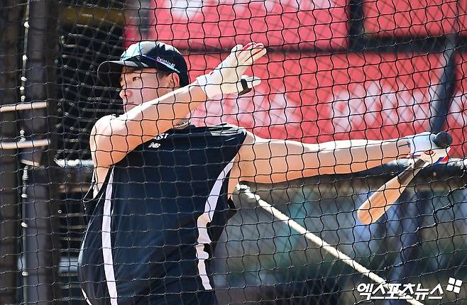 12일 오후 수원케이티위즈파크에서 열리는 '2025 신한 SOL Bank KBO리그' LG 트윈스와 KT 위즈의 경기에 앞서 KT 안현민이 타격 훈련을 하고 있다. 엑스포츠뉴스 DB
