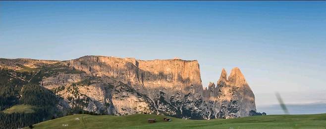 돌로미티 자이저 알름 풍경의 상징인 '몬테 실리아르' [촬영 이재현]