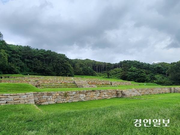 사적 제259호 선원사지 전경. 그동안 총 4차례의 발굴조사가 이루어졌으며 금동나한상 등 귀중 유물이 다량 출토되었다. 2025.9.1 /정진오기자 schild@kyeongin.com