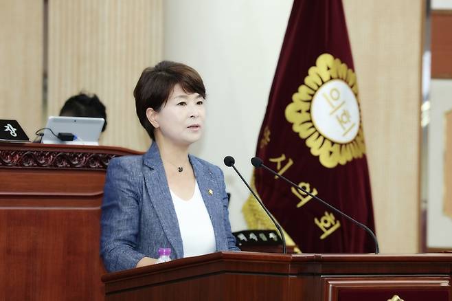 장예선 고양시의원 지난 1일 제297회 임시회에서 시정질문을 진행하고 있다. 사진=고양시의회