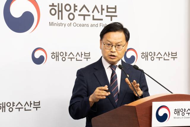 김성범 해수부 차관이 2일 정부세종청사 해수부 기자실에서 2026년 예산안 브리핑을 하고 있다. 해수부 제공