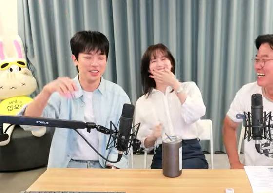 유튜브 '채널십오야' 라이브 방송 캡처