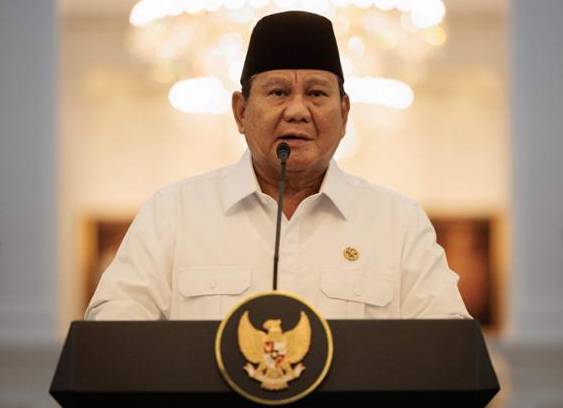 프라보워 수비안토 인도네시아 대통령이 지난달 31일 자카르타 대통령궁에서 성명을 발표하고 국회의원 특권·수당을 일부 제한하는 조치를 발표하고 있다. [사진=AFP/연합뉴스]