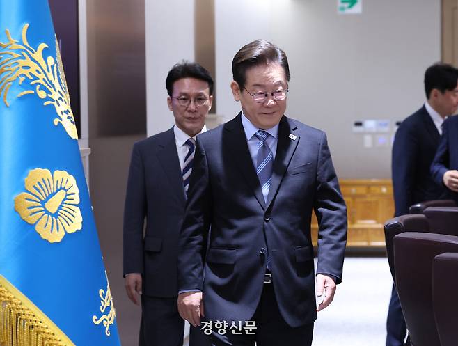 이재명 대통령이 2일 용산 대통령실 청사에서 열린 제40회 국무회의에 입장하고 있다.  2025.09.02. 대통령실사진기자단