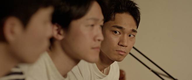 <3670>의 철준(조유현)과 탈북민 친구들. 엣나인필름 제공