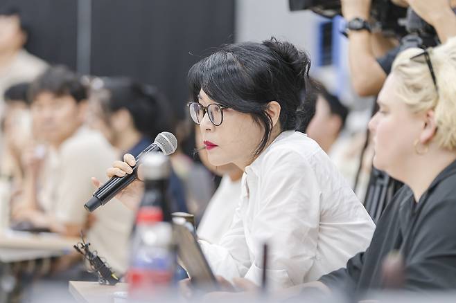 Director Yona Kim is seen at a rehearsal for "Pansori Theater Shim Cheong." (Jeonju International Sori Festival, National Changgeuk Company of Korea)