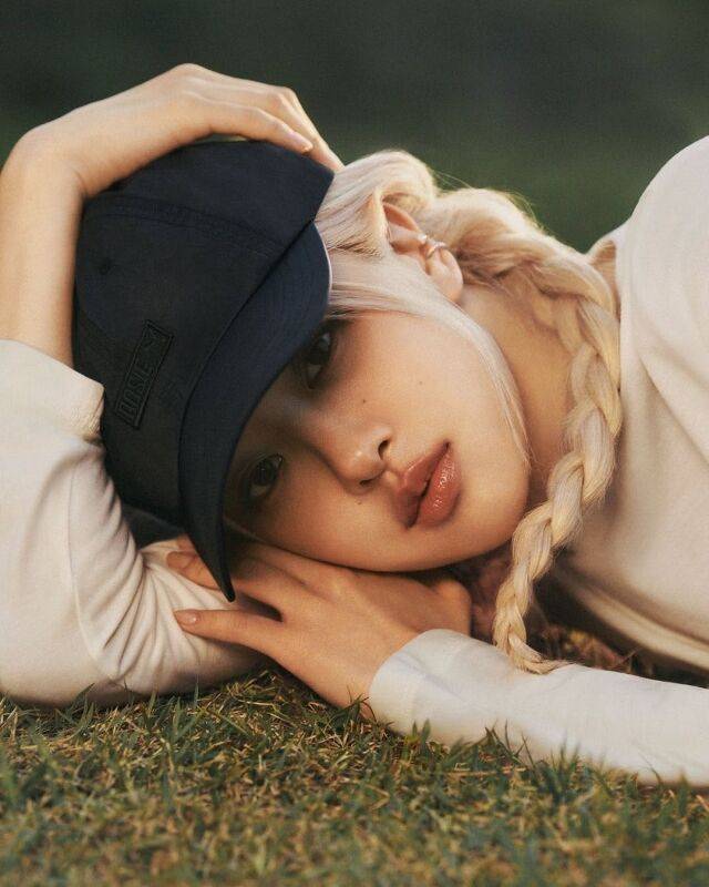 블랙핑크 로제가 직접 컨셉, 기획부터 디자인에 참여한 글로벌 스포츠 브랜드가 화제가 되고 있다./로제 소셜미디어, 푸마