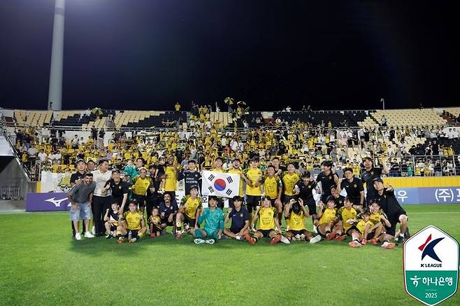 [서울=뉴시스]K리그2 전남 드래곤즈. (사진=한국프로축구연맹 제공)