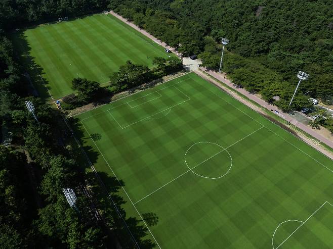 파릇파릇한 울산 HD 강동구장. 울산 HD 제공