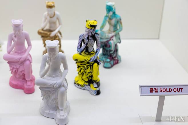 국립중앙박물관 내 ‘뮤지엄 숍’에서 판매하는 굿즈 가운데 인기 제품은 대부분 품절됐다. 사진은 반가사유상 미니어처. ⓒ시사IN 신선영