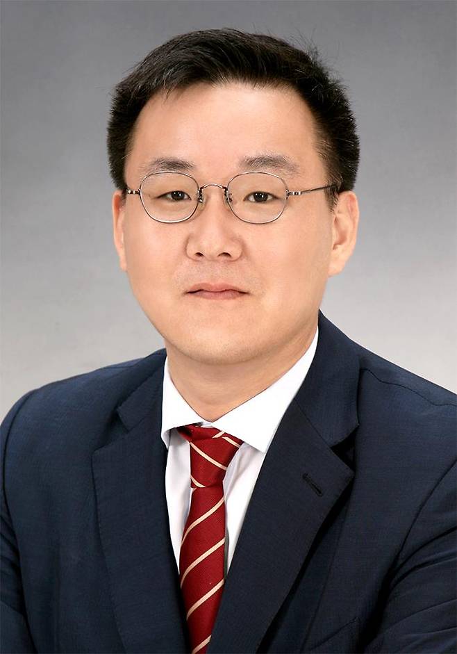 지난 6월 경영 일선에서 물러난 김남호 DB그룹 명예회장의 행보에 재계가 주목하고 있다. ⓒ 연합뉴스