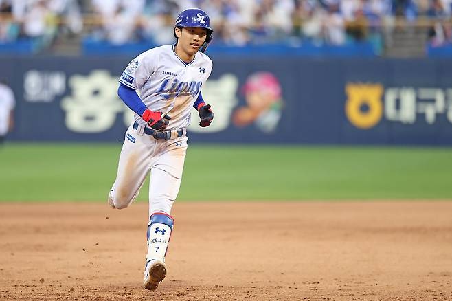 삼성 이재현은 오는 7일까지 스포츠동아와 셀럽챔프가 진행하고 있는 ‘스포츠 브랜드 모델로 가장 잘 어울리는 선수’ 투표에서 SSG 조병현에 이어 2위를 기록하고 있다. 프로야구 아이콘을 뽑는 투표에서 20대 초반 선수들의 강세가 뚜렷하다. 사진제공｜삼성 라이온즈