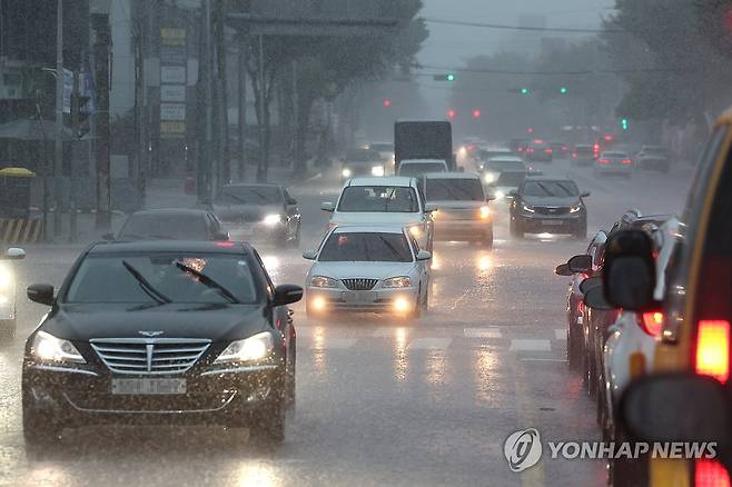 비 내리는 제주 [연합뉴스 자료 사진]