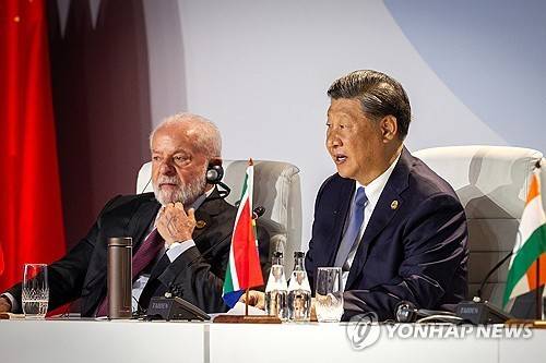 룰라 브라질 대통령(좌)과 시진핑 중국 국가주석 [EPA=연합뉴스 자료사진. 재판매 및 DB 금지]