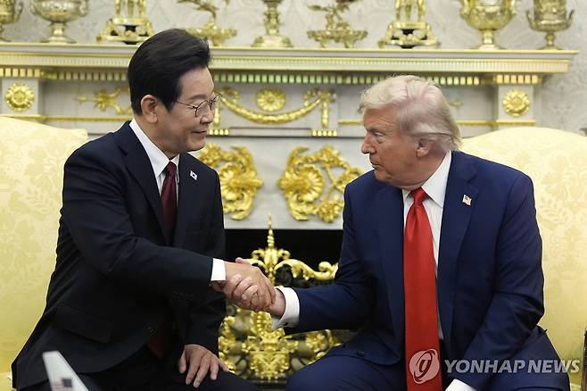 이재명 대통령과 트럼프 대통령 [AP 연합뉴스 자료사진. 재판매 및 DB 금지]