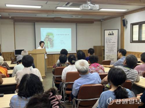 ◇춘천시와 춘천문화재단이 주최하고, 커피베레카가 주관한 ‘금홍아 봄·봄 커피열차 타고 점순이네 실레이야기 마을에 제비다방 열자!’가 3일 김유정문학촌에서 열렸다.