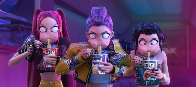 영화 속에서 주인공들이 컵라면을 먹는 장면/사진=IMdB