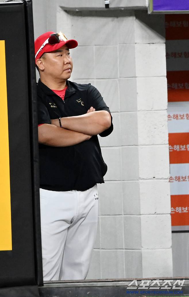 2일 대전 한화생명볼파크에서 열린 KIA와 한화의 경기, 경기를 지켜보는 KIA 이범호 감독의 모습. 대전=허상욱 기자wook@sportschosun.com/2025.09.02/