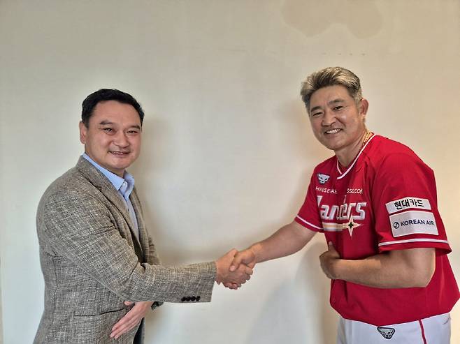 김재섭 대표이사(왼쪽)와 이숭용 감독. 사진=SSG 랜더스