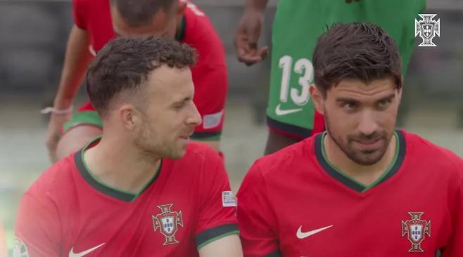포르투갈 대표팀에서 함께 뛰던 시절의 조타와 네베스. 더선 기사캡쳐