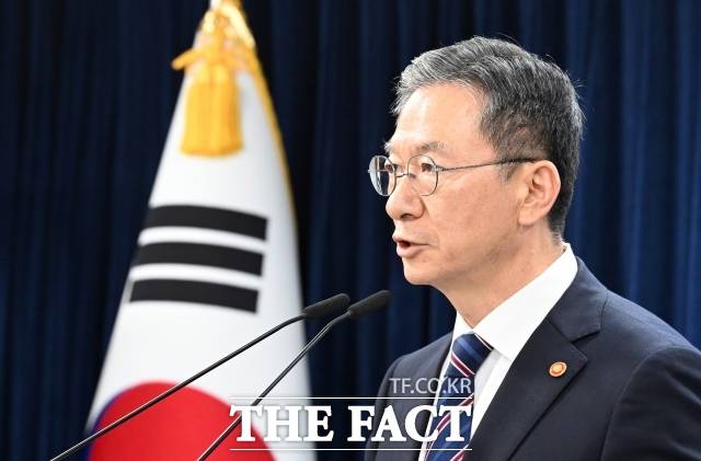 법무부는 3일 윤석열 전 대통령의 서울구치소 수용 중 특혜 여부에 대한 실태조사를 거쳐 올해 초 구치소에 방문한 대통령실 간부를 고발했다고 밝혔다. /임영무 기자