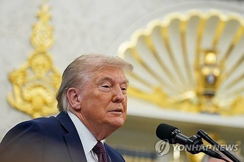 트럼프 대통령이 2일(현지시간) 미국 워싱턴DC의 백악관에서 미 우주사령부 이전 계획을 발표하고 있다. EPA 연합뉴스