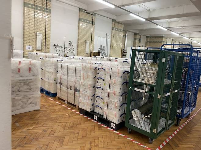 포장 과정을 모두 마친 뒤 배송 대기중인 소장품들. / 사진. ©박소연