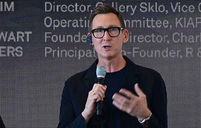 Charles Burnand Gallery founder Simon Stewart (Lee Sang-sub/The Korea Herald)