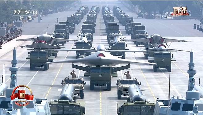 중국 전승절 열병식에 공개된 무인 전투기/사진=CCTV 갈무리