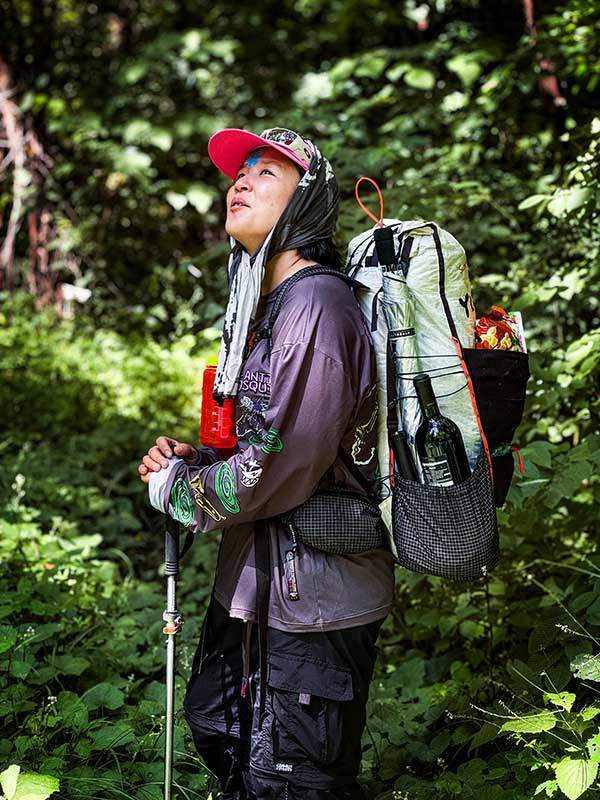 날파리 접근을 막는 정석 옷차림.