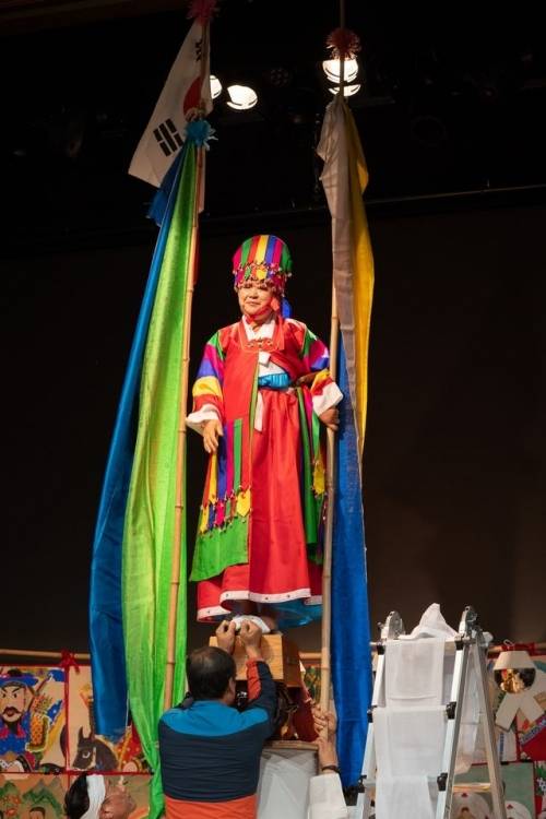 ‘삼청나잇’ 굿판