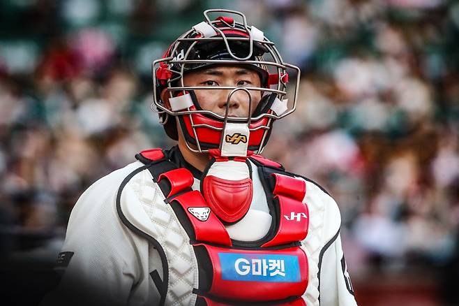 SSG 포수 이지영은 시즌 중반 햄스트링 부상으로 결장하며 조형우에게 주전 자리를 내줬다. 사진제공|SSG 랜더스