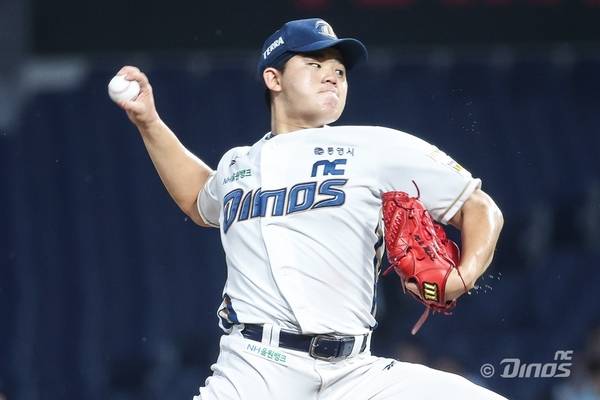 ▲ NC 다이노스 김녹원이 4일 두산 베어스와 경기에서 선발로 나서 공을 던지고 있다. /NC 다이노스