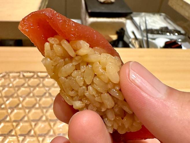 최근 도쿄에서는 적초를 사용해 산미가 강한 샤리(스시의 밥 부분)가 유행이다. /에노모토 야스타카