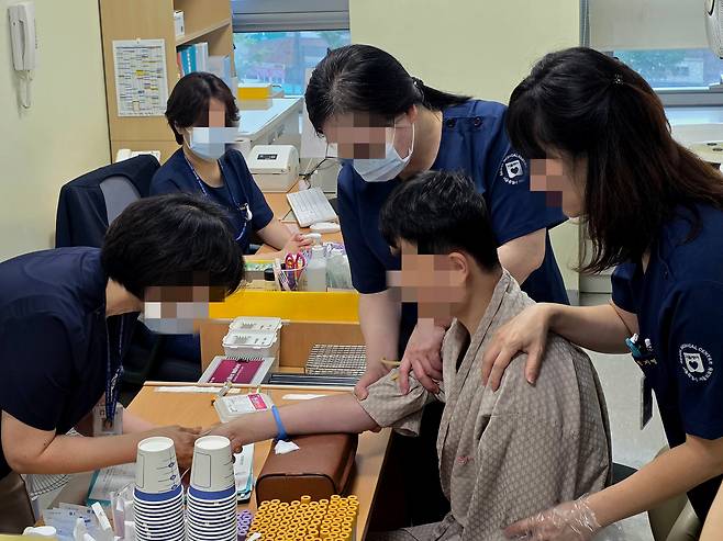 서울시 산하 서울의료원에서 4일 장애인 건강검진을 진행하고 있다. /홍다영 기자