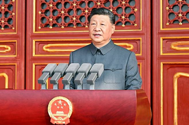 북한 노동당 기관지 노동신문은 3일 김정은 당 총비서가 중국인민항일전쟁 및 세계반파쇼전쟁승리(전승절) 80돌(주년) 기념행사에 참석한 사실을 4일 보도했다.  (평양 노동신문=뉴스1)