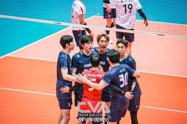 한국 남자배구 대표팀이 지난달 23일 동아시아선수권대회에서 대만을 꺾고 우승을 차지했다. 중국배구협회 누리집 갈무리