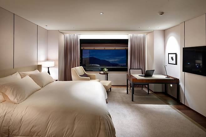 The Shilla Hotel’s Deluxe Double Room with an N Seoul Tower View