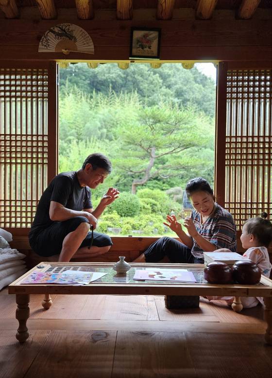 Tourists travel around Gangjin County, South Jeolla, with the county's half-price program. [GANGJIN]