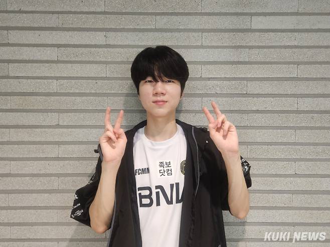 ‘디아블’ 남대근이 4일 서울 종로구 롤파크 LCK 아레나에서 열린 디플러스 기아와의 ‘2025 LCK’ 플레이-인 1라운드 경기가 끝난 뒤 쿠키뉴스와 인터뷰를 하고 있다. 송한석 기자