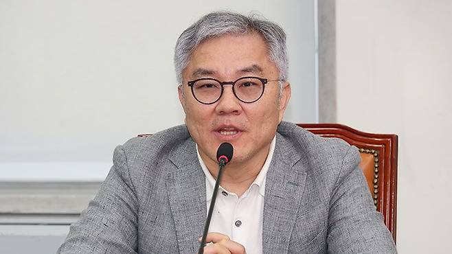 최강욱 더불어민주당 교육연수원장. 연합뉴스