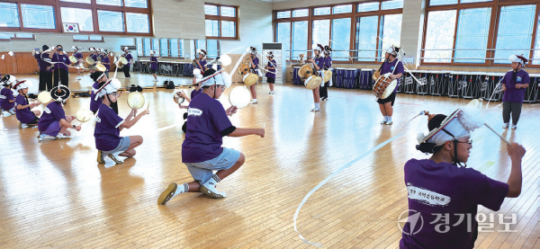 광지원농악 수업 모습. 박화선기자