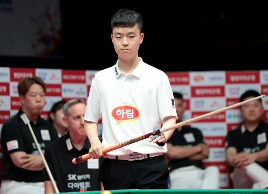 PBA 4차 투어 128강을 통과한 김영원. 사진[연합뉴스]